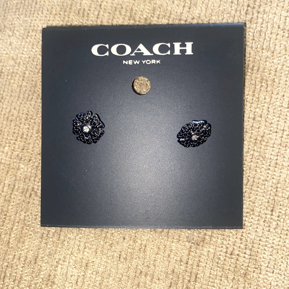 BRAND NEW Coach Sparkling Daisy Stud Earrings